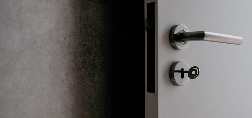 Front Door Handle Repair And Installation in Hermosa Beach, CA